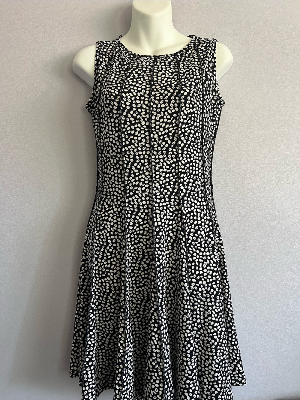 FOREVER | Black & White Dot Sleeveless A-Line Dress